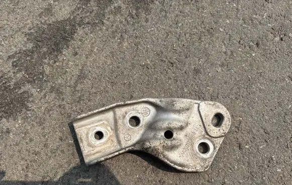 Mercedes-Benz GLC X253 C253 Sway bar bush bracket, front A2053230140
