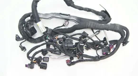 Volkswagen Scirocco EUR ISO radio connector 04E972619H