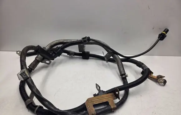 Mercedes-Benz E W212 Wires (generator/alternator) A2075400510 2075400510