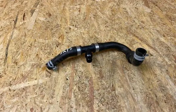 Volvo XC90 Engine coolant pipe/hose 32138615