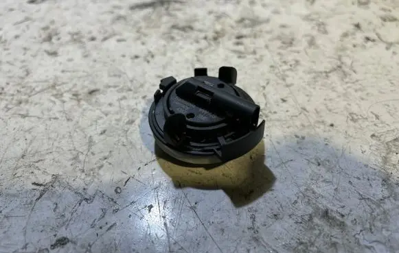 Volkswagen Golf VII Airbag deployment crash/impact sensor 5Q0959354 300917 4382