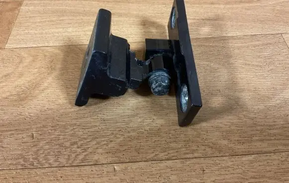BMW 5 E60 E61 Rear door upper hinge 7068088 8080 08083