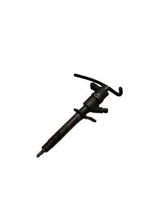 Volvo XC70 Fuel injector 30777526
