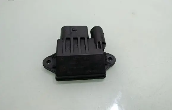 Glow plug pre-heat relay
