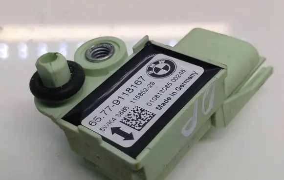 BMW 5 E60 E61 Airbag deployment crash/impact sensor 9118167 65779118167 11585229