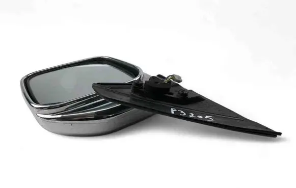 Mitsubishi Pajero Front door electric wing mirror E201818