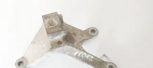Ford Focus Engine mounting bracket 3M517M125