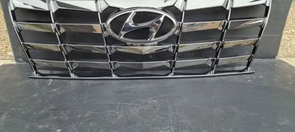 Hyundai Tucson IV NX4 Front grill