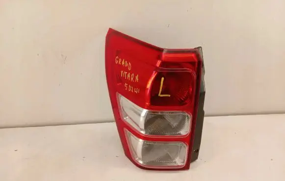 Suzuki Grand Vitara II Rear/tail lights 7IIU8U7