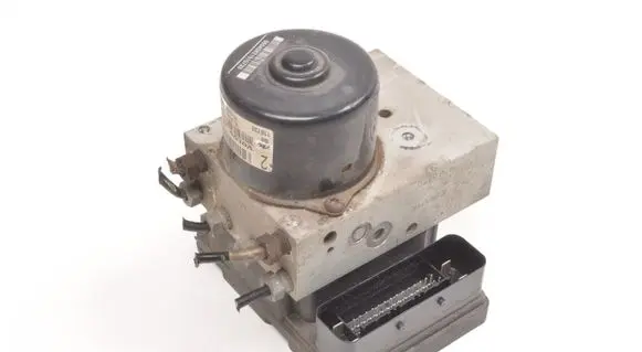 Volvo V70 ABS Pump P08971225