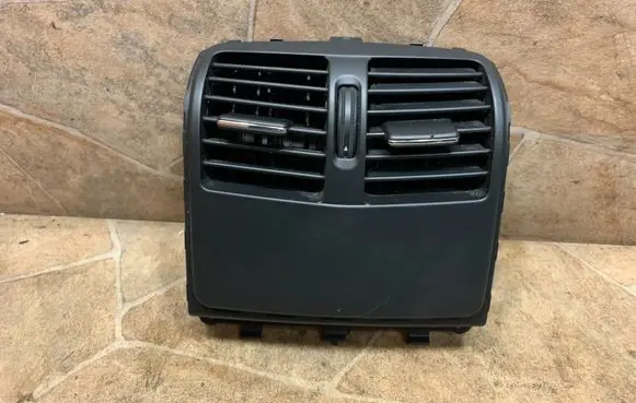 Mercedes-Benz CLS C218 X218 Rear air vent grill A2188300354