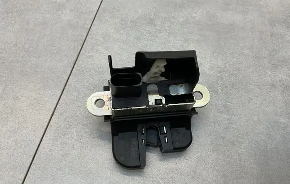 Tailgate/trunk/boot lock/catch/latch