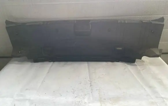 Trunk/boot sill cover protection