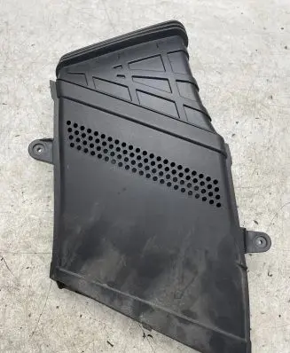 Audi Q5 SQ5 Air intake duct part 8R0129618J 8R0129618K