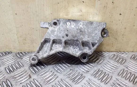 KIA Sportage Engine mounting bracket
