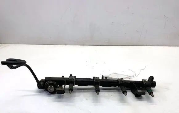 Ford Focus Fuel main line pipe 5M5G9H487BA