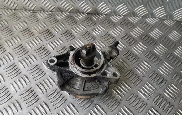 KIA Carnival Vacuum pump 288104X100