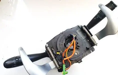 Wiper turn signal indicator stalk/switch