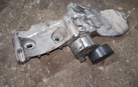 Generator/alternator bracket