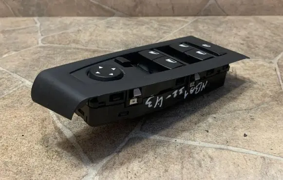 BMW 2 F46 Electric window control switch 9297347