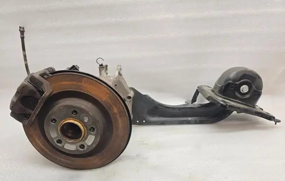 Volvo XC40 Rear wheel hub spindle/knuckle 32246251