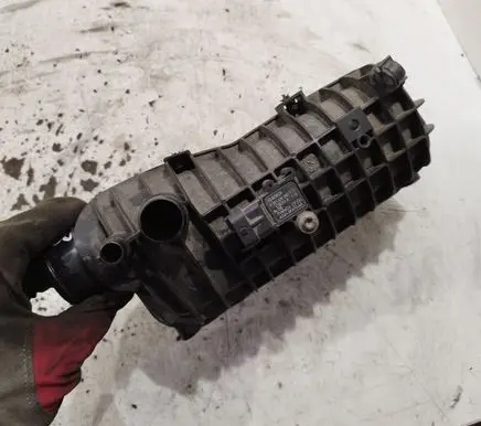 Ford Focus Intake manifold 1047092S01 0261230265