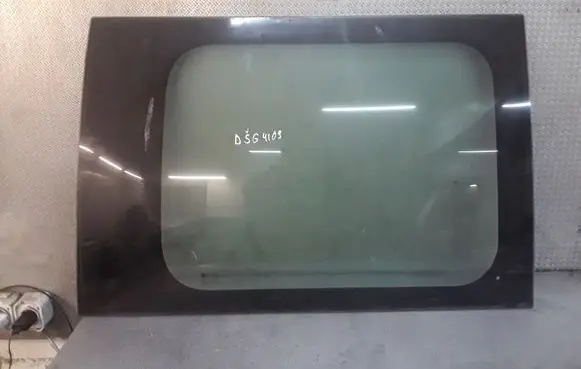 Opel Vivaro Rear side window