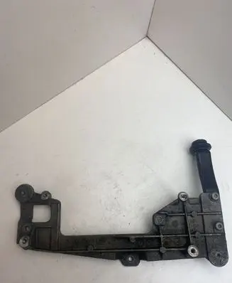 Volkswagen PASSAT B6 Engine mounting bracket 03G131159