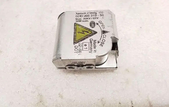 BMW X5 E53 Headlight ballast module Xenon 5DD00831950