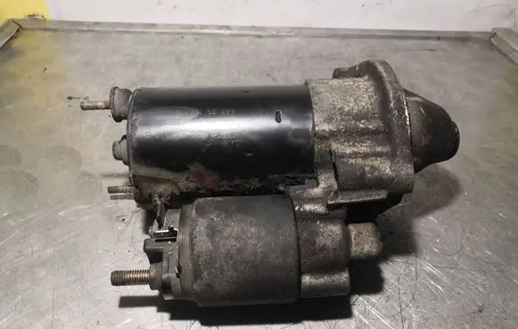 Volkswagen PASSAT B5.5 Starter motor 058911023B 6672515423 0001107068