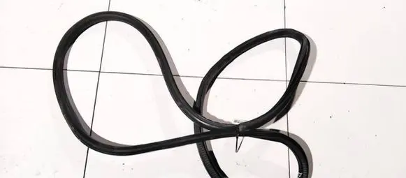 Opel Insignia A Rubber seal front coupe door 