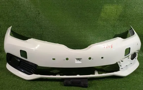 Toyota Auris E180 Front bumper