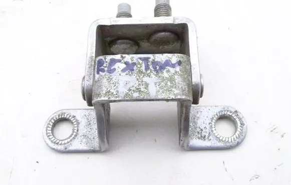 SsangYong Rexton Tailgate hinge 
