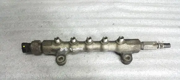 Toyota Auris 150 Fuel distributor 