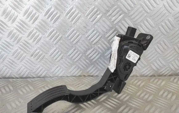 Ford Focus Accelerator throttle pedal EV619F836AA