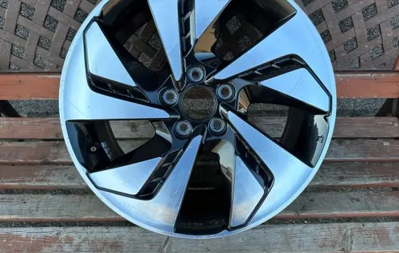 Honda CR-V R18 alloy rim 