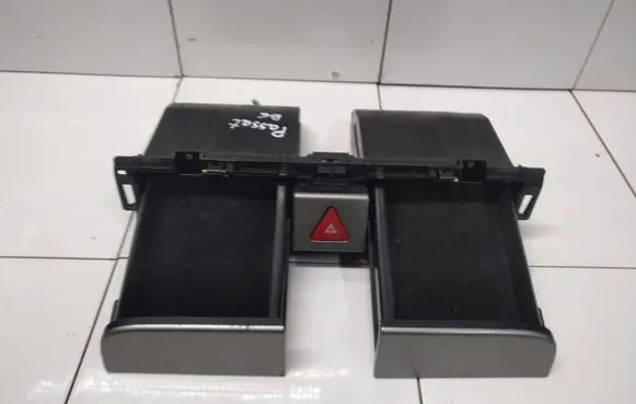 Volkswagen PASSAT B6 Cup holder 3C0858407