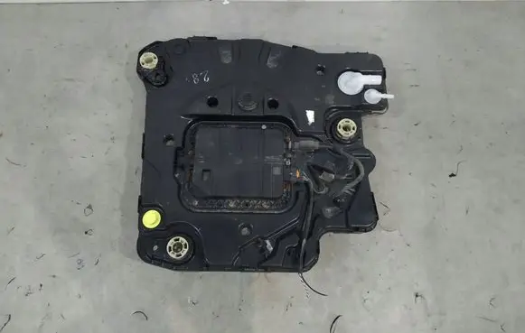 Citroen C3 AdBlue liquid reservoir 9827216280