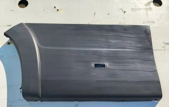 Rear fender molding trim