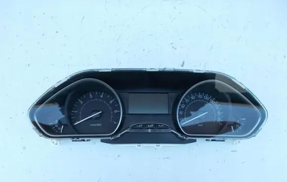 Peugeot 208 Speedometer (instrument cluster) 9822621180