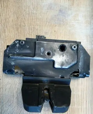Opel Vectra C Tailgate/trunk/boot lock/catch/latch 13185566
