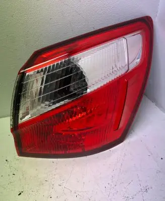 Nissan Qashqai+2 Front indicator light