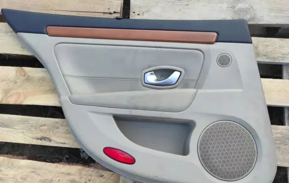 Renault Laguna III Rear door card panel trim