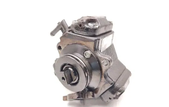 Opel Combo C Fuel injection high pressure pump 55185549 0445010092