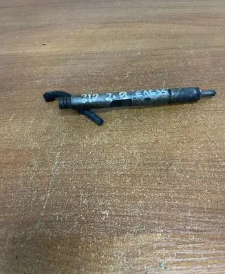 Mercedes-Benz E W210 Fuel injector A0000101551 E1635