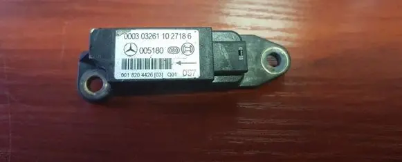 Mercedes-Benz C W203 Airbag deployment crash/impact sensor 0018204426