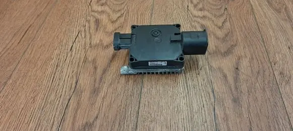 BMW 3 F30 F35 F31 Coolant fan relay 940011401