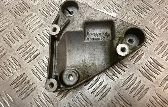 Buick Encore I A/C compressor mount bracket 65577637