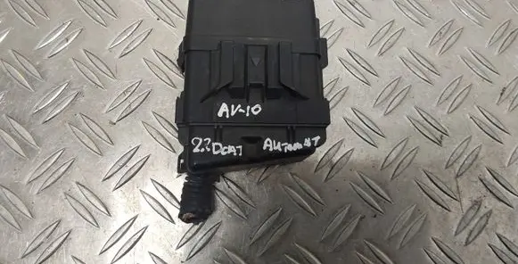 Toyota Avensis T270 Fuse box set 9008087019