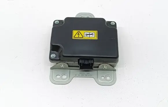 Mercedes-Benz S W221 Voltage converter inverter A1669820020